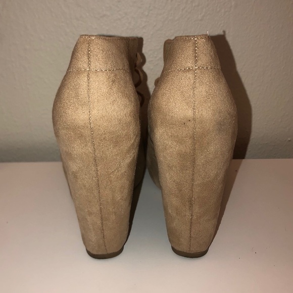 𝐓𝐀𝐍 𝐀𝐍𝐊𝐋𝐄 𝐁𝐎𝐎𝐓 𝐖𝐄𝐃𝐆𝐄𝐒 - Picture 8 of 9